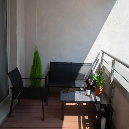 Oomph Skyline 3bdr Retreat With Ac * Warszawa