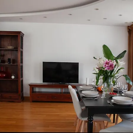 Oomph Skyline 3bdr Retreat With Ac Apartment