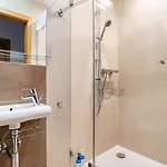 Апартаменты Oomph Skyline 3bdr Retreat With Ac *