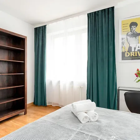 Oomph Skyline 3bdr Retreat With Ac Lejlighed Warszawa