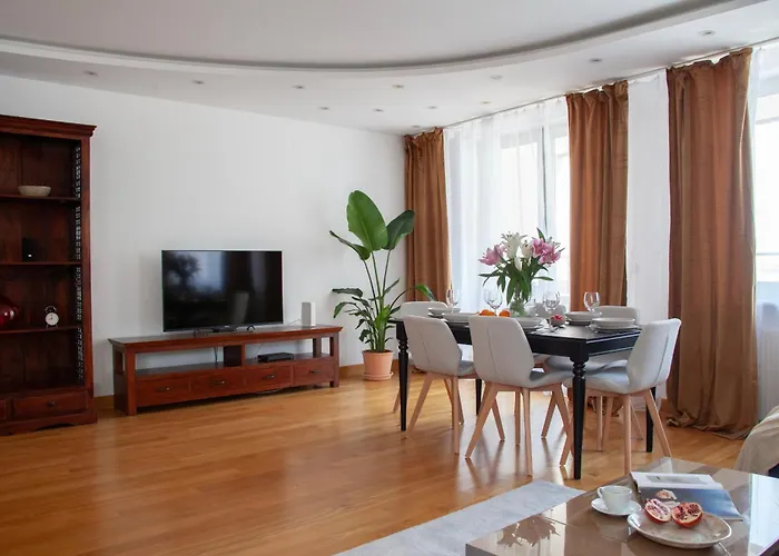 Lejlighed Oomph Skyline 3bdr Retreat With Ac Warszawa