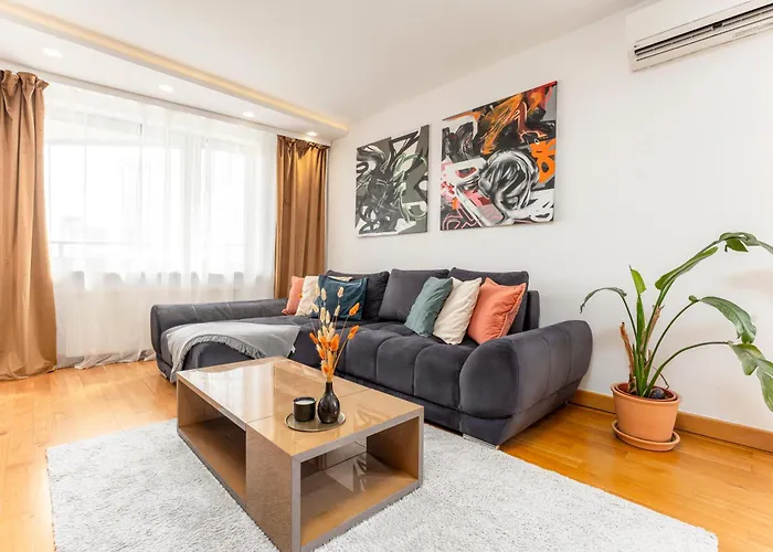 Oomph Skyline 3bdr Retreat With Ac