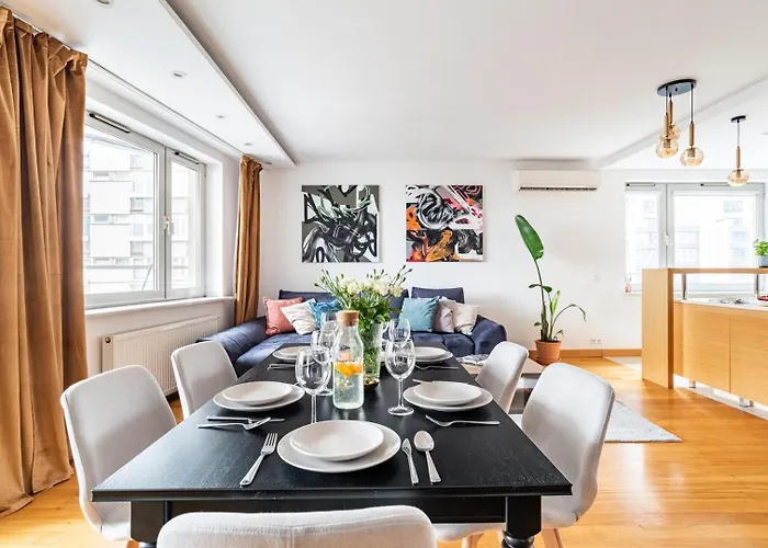 Oomph Skyline 3bdr Retreat With Ac Lejlighed Warszawa