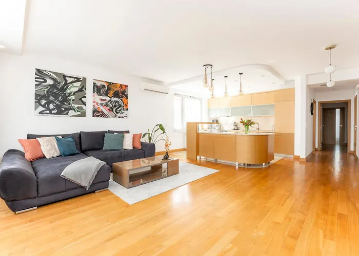 Oomph Skyline 3bdr Retreat With Ac Lejlighed *