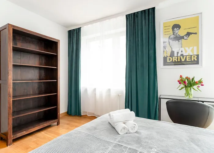 Oomph Skyline 3bdr Retreat With Ac Lejlighed Warszawa