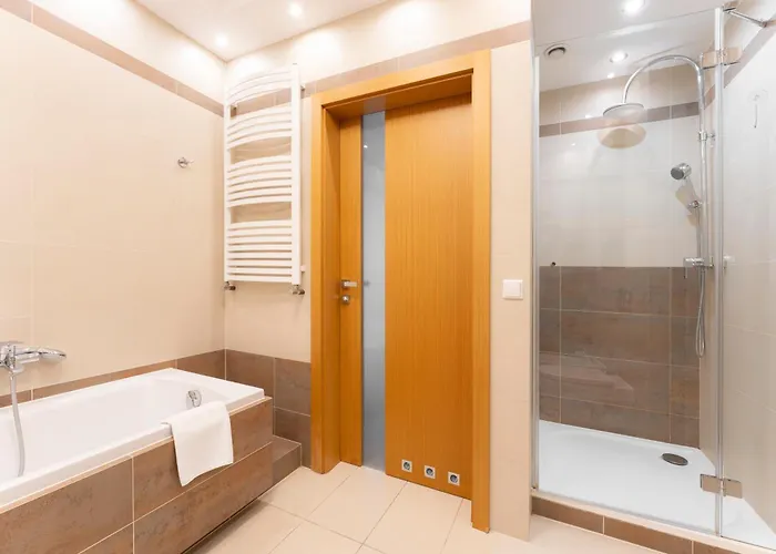 Oomph Skyline 3bdr Retreat With Ac Warszawa