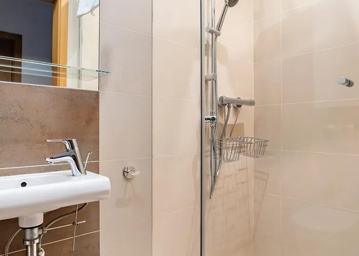 Lejlighed Oomph Skyline 3bdr Retreat With Ac *