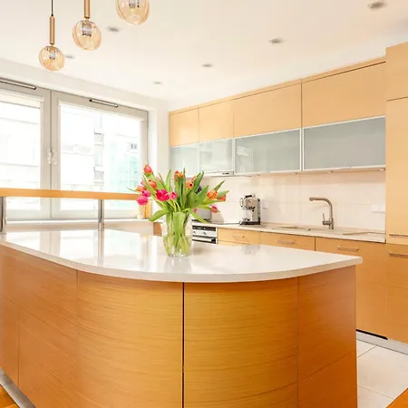 Daire Oomph Skyline 3bdr Retreat With Ac