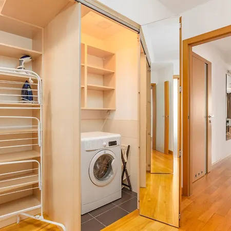 Oomph Skyline 3bdr Retreat With Ac Daire Varşova